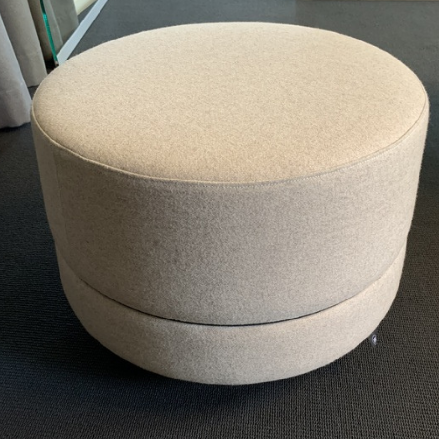 Hocker von Buzzispace im designfunktion Outlet in Oberschleißheim