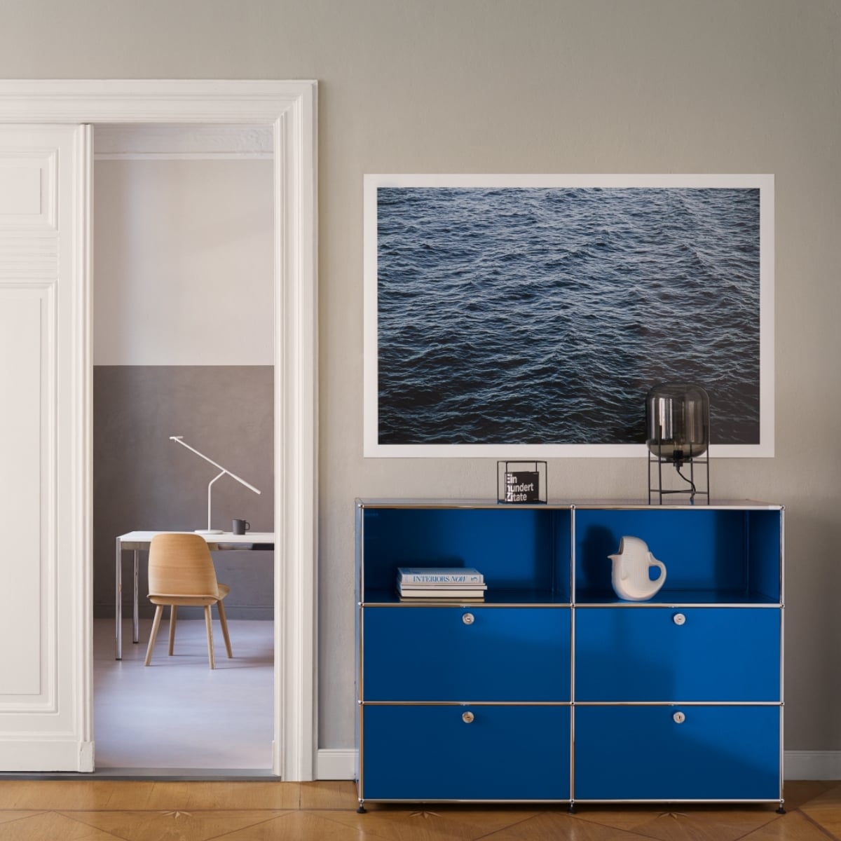 Sideboard und Tisch von USM Haller