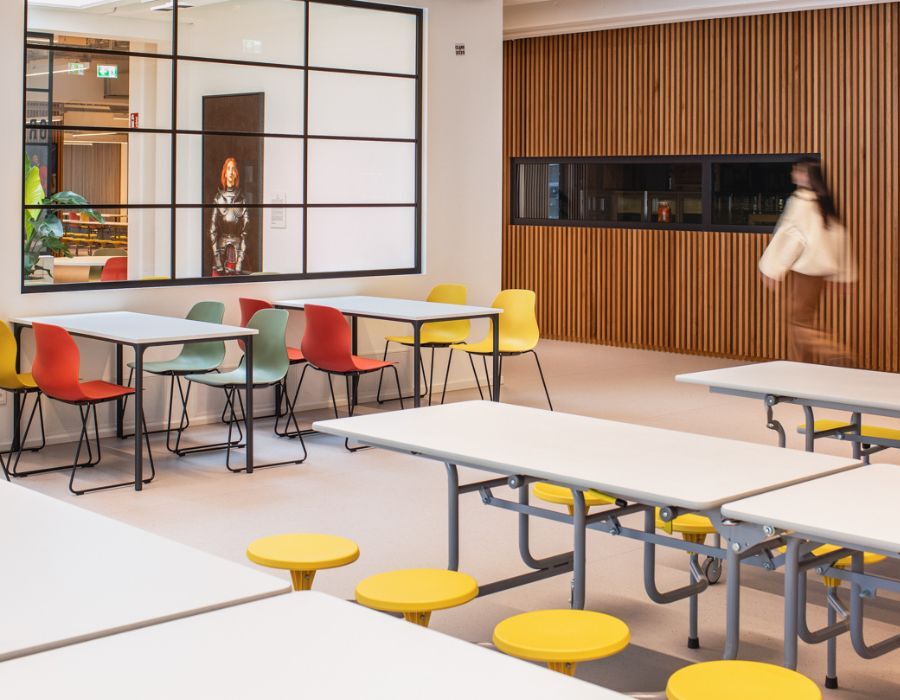 df-referenz-Frankfurt International School – Cafeteria
