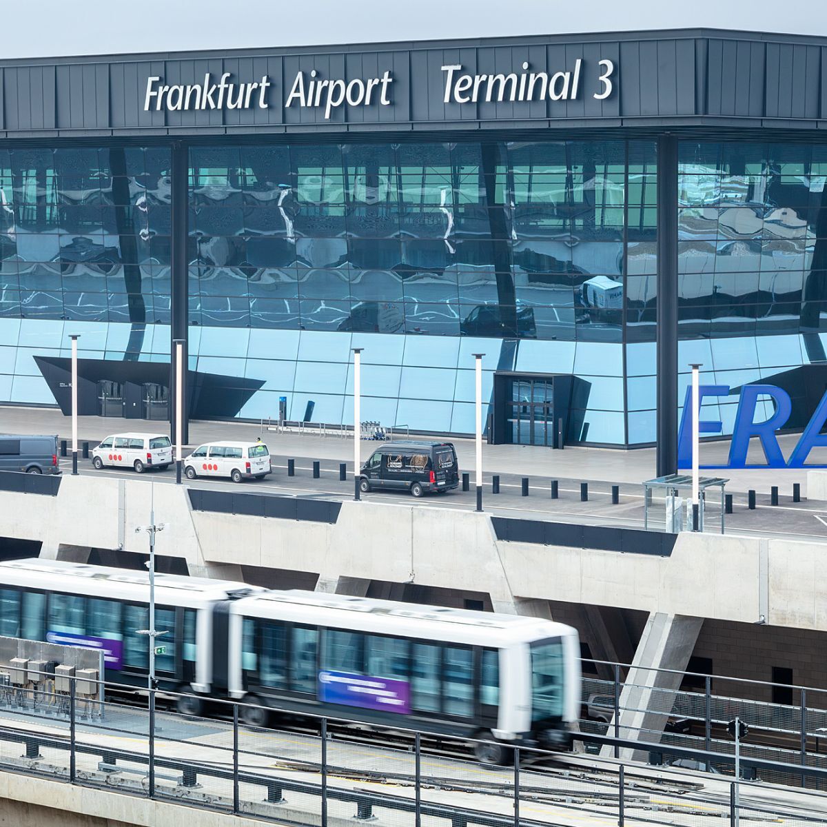 Außenansicht des Terminal 3 am Frankfurter Flughafen