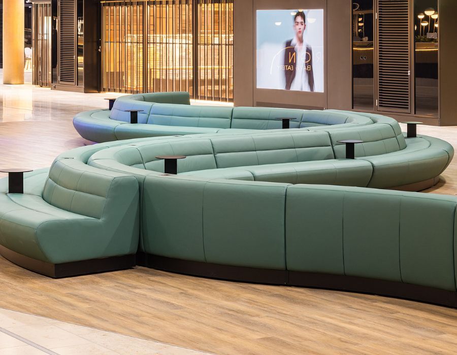 Detailansicht von Sitzlandschaft von Walter Knoll im Wartebereich des Terminal 3 am Frankfurter Flughafen, geplant und eingerichtet von designfunktion