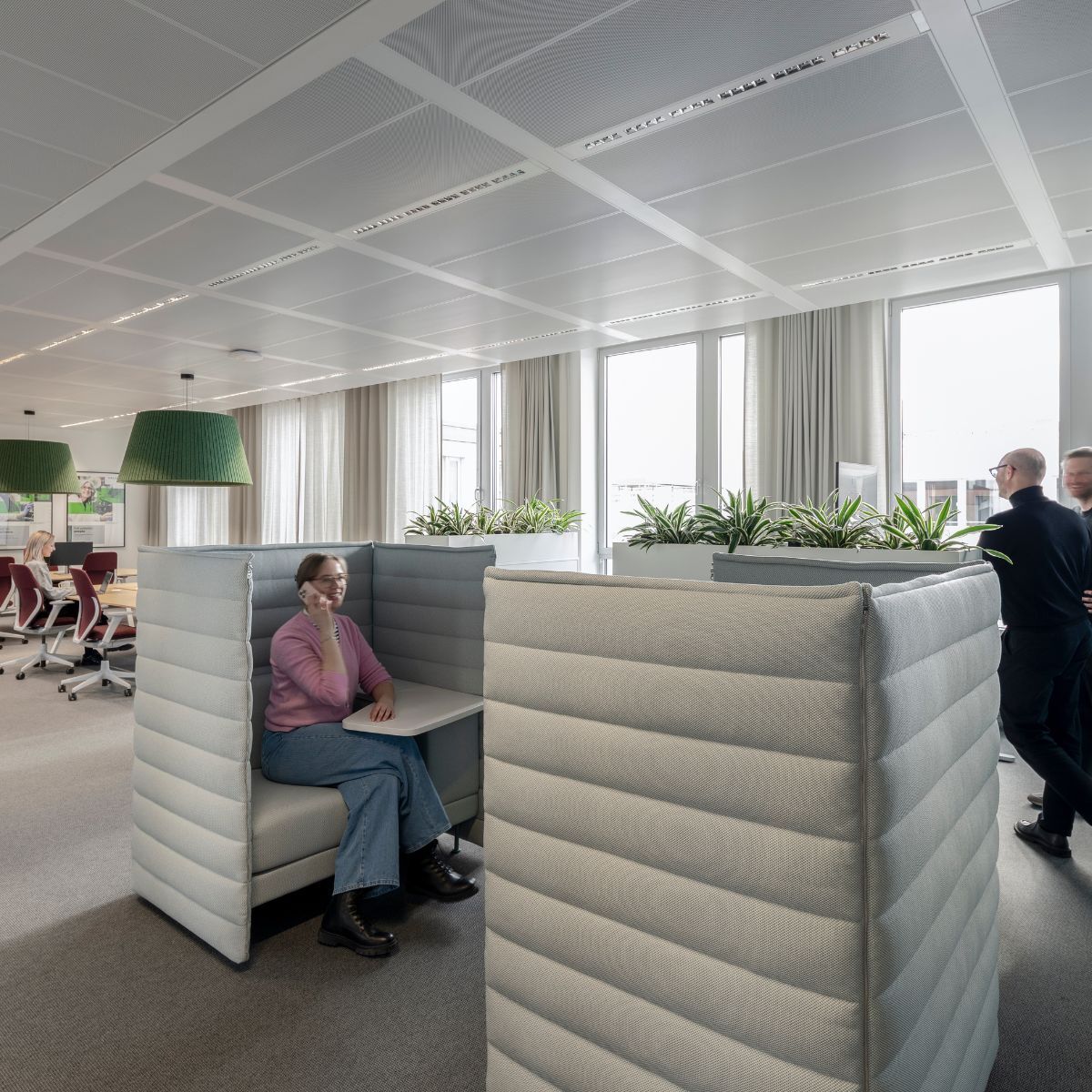 verschiedene Arbeitsplatz-Optionen in der Arbeitswelt der Haleon Germany GmbH, geplant und eingerichtet von designfunktion