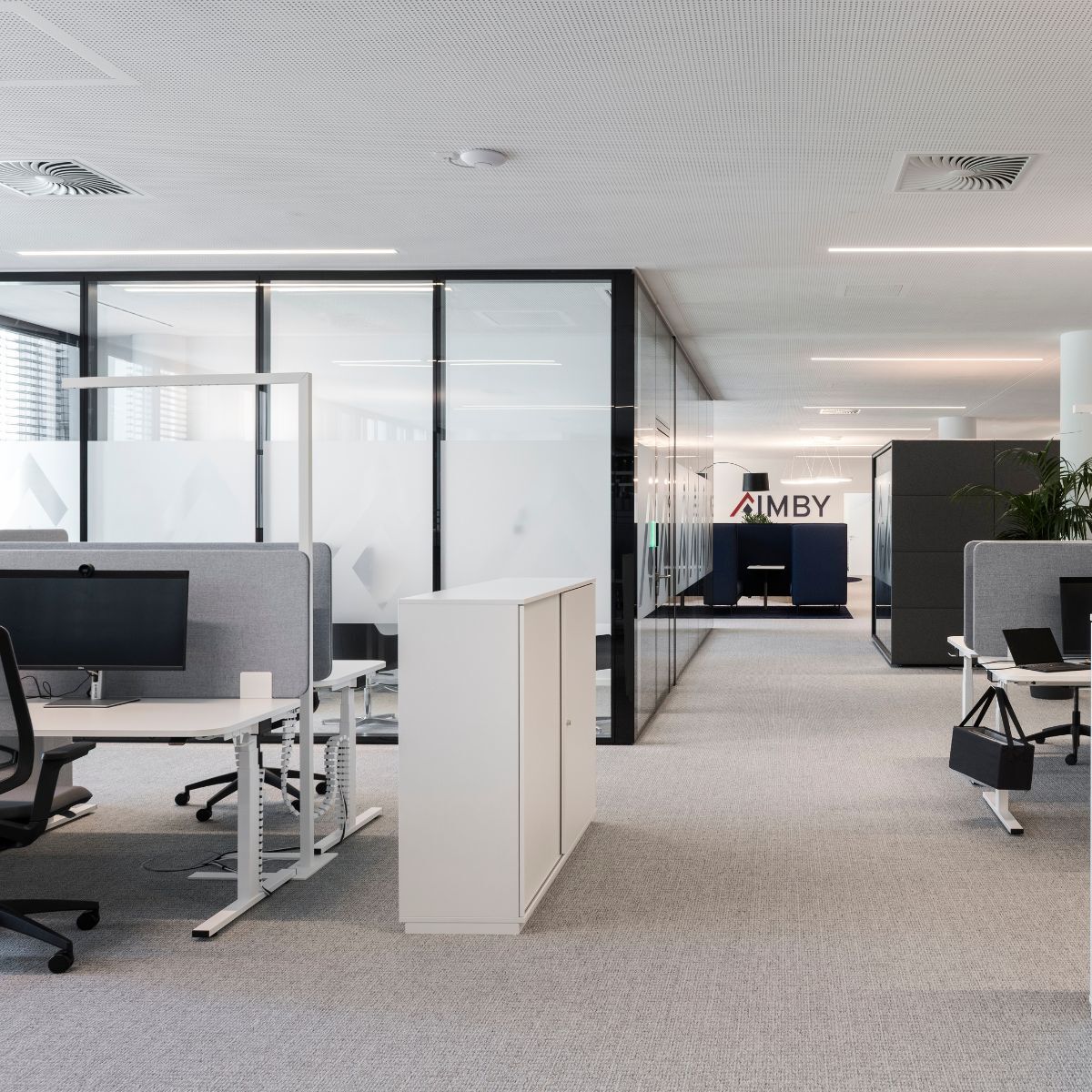 Blick über einen Teilbereich der neuen Arbeitswelt der Immobilien Freistaat Bayern, Beratung und Planung designfunktion München