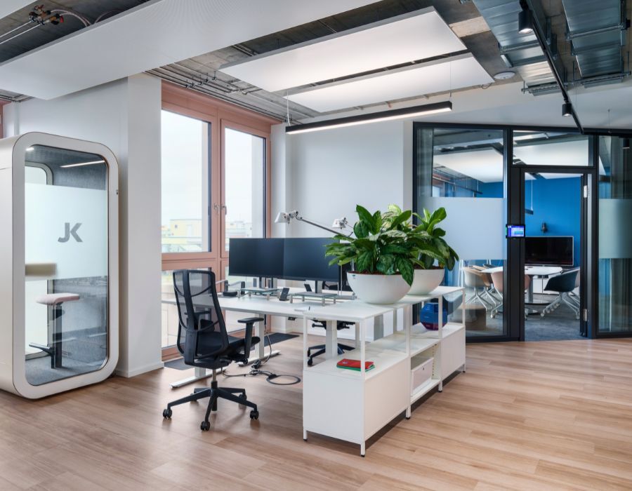verschiedene Arbeitsplatzangebote bei Johanssen + Kretschmer, geplant und eingerichtet von designfunktion