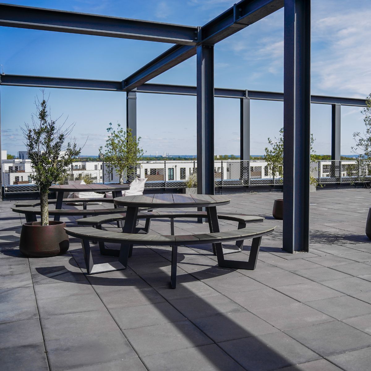 Sitzgelegenheit auf der Dachterrasse der Lise GmbH
