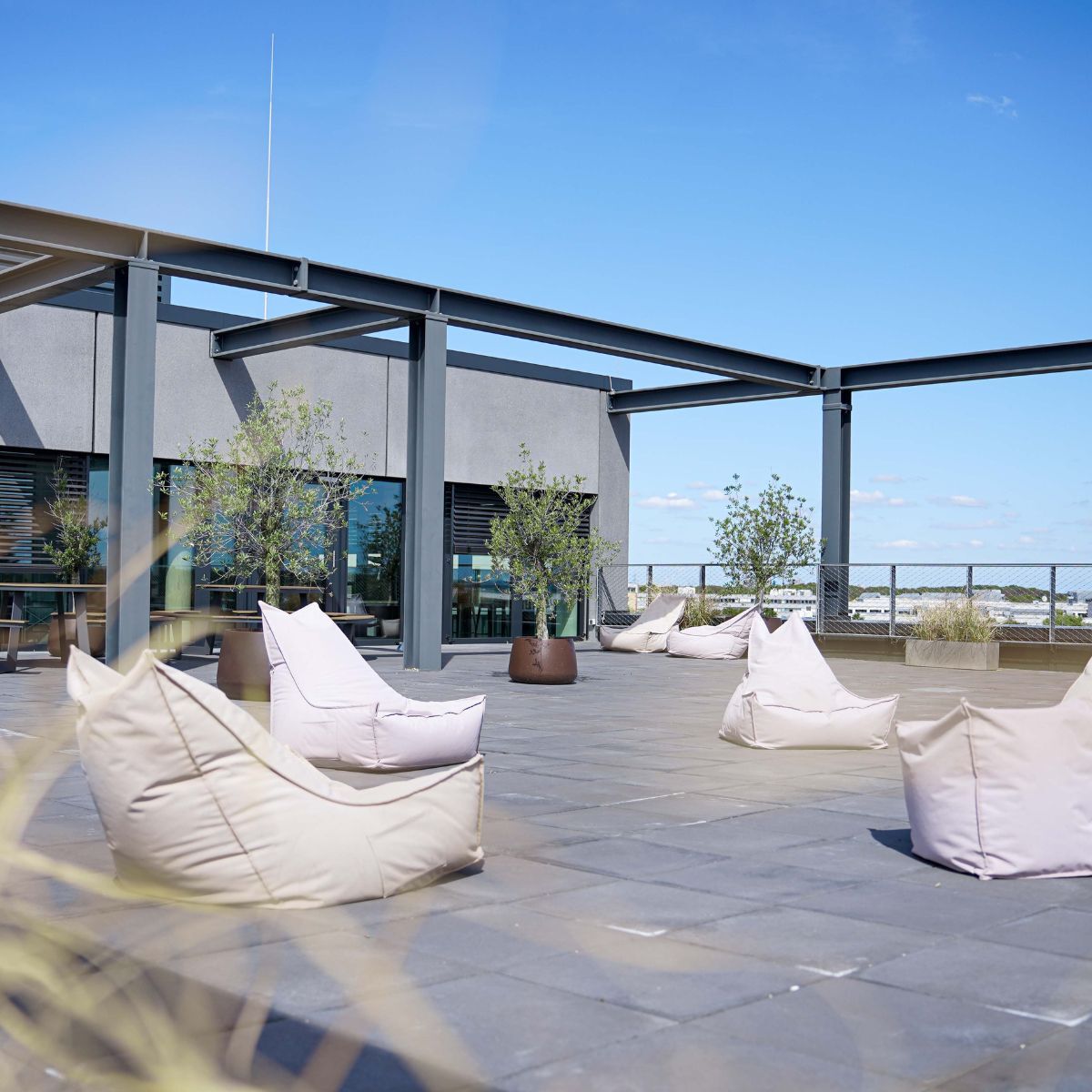 Dachterrasse mit Sitzsaecken, Lise GmbH