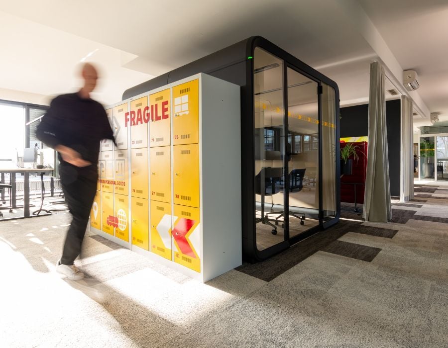 Blick in die neue Arbeitswelt eines Logistikdiensleisters, geplant und eingerichtet von designfunktion