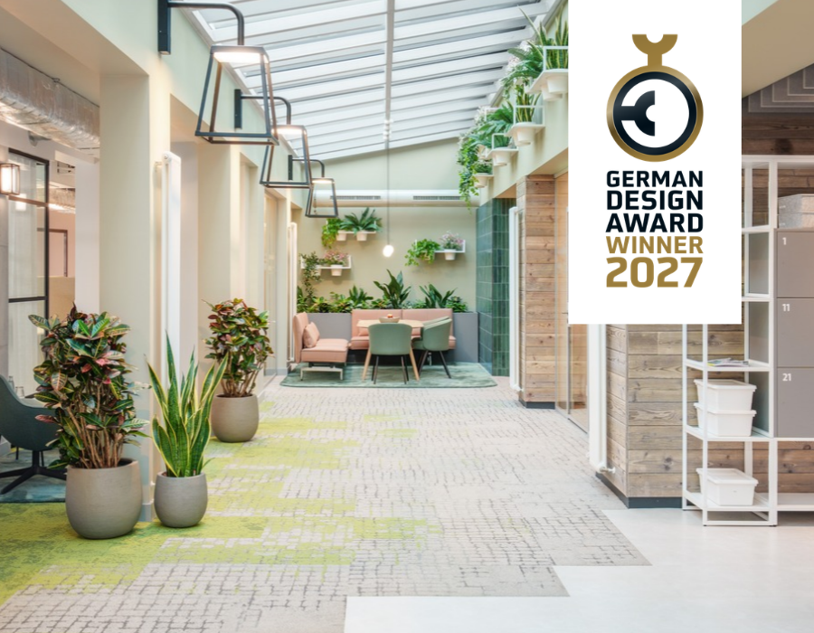 Blick in die neue Arbeitswelt mit Kundencenter der Neuland Wohnungsbaugesellschaft Wolfsburg, geplant und eingerichtet von designfunktion, ausgezeichnet mit dem German Design Award 2027