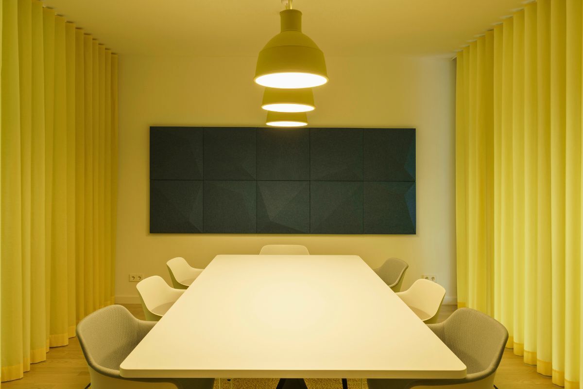 Besprechungsraum bei Orgavision, geplant und eingerichtet von designfunktion