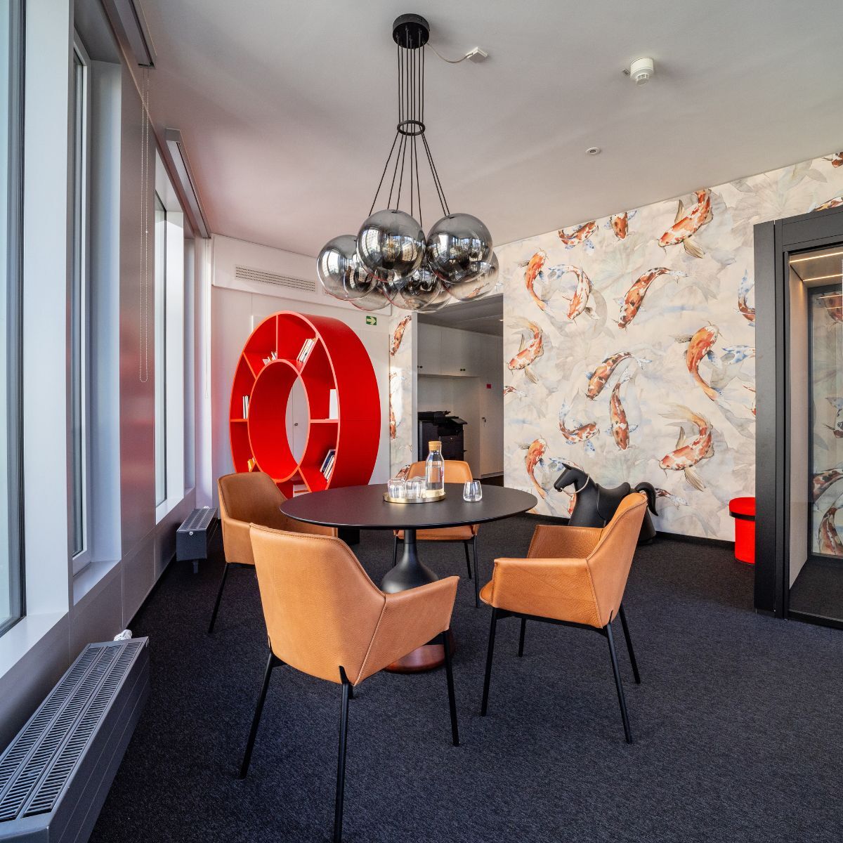 Raum für Austausch im Büro der Sparkassenakademie Baden-Württemberg, eingerichtet von designfunktion