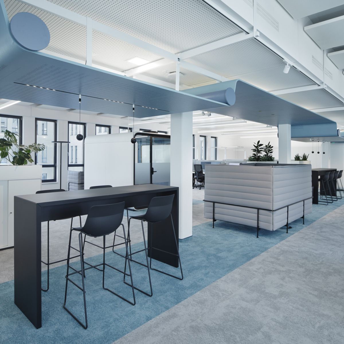 offener Arbeitsbereich beim Verlag Nürnberger Presse, geplant und eingerichtet von designfunktion