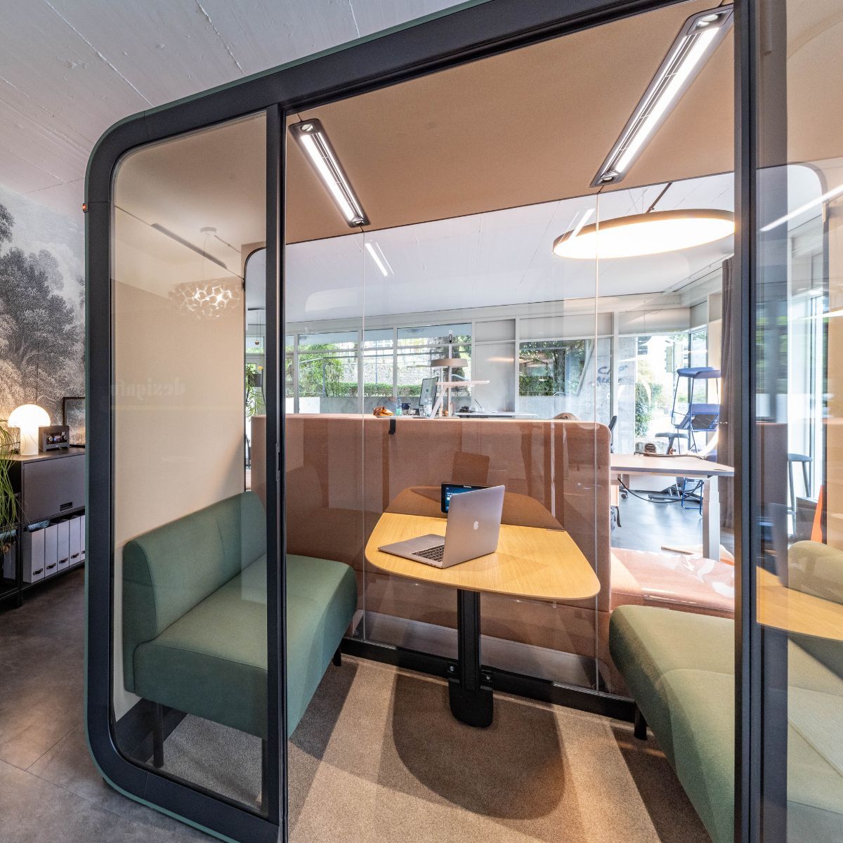 Besprechungskabine im designfunktion Schauraum in Heidelberg